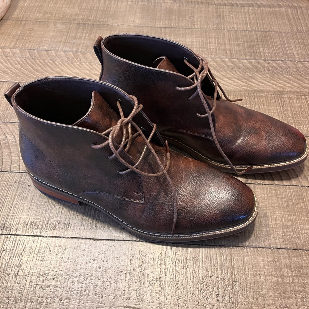 Van Heusen Rich Brown Chukka Boots